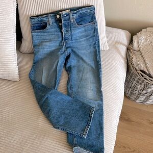 Levis blue jeans “wedgie straight” leg. Size 27.